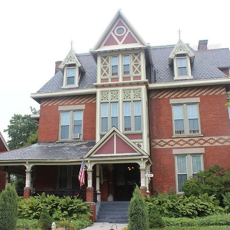 Spencer House Bed & Breakfast Ери Екстериор снимка