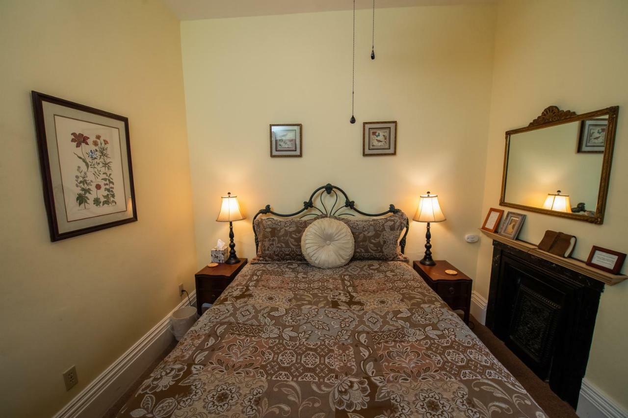 Spencer House Bed & Breakfast Ери Екстериор снимка