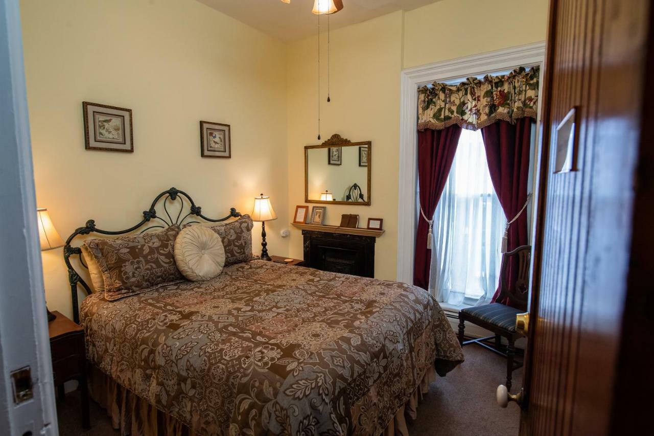 Spencer House Bed & Breakfast Ери Екстериор снимка